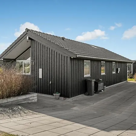 3 Bedroom Cozy In Haarby *