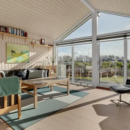 3 Bedroom Cozy In Haarby 度假居 *
