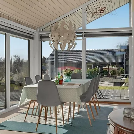 3 Bedroom Cozy In Haarby 度假居 *