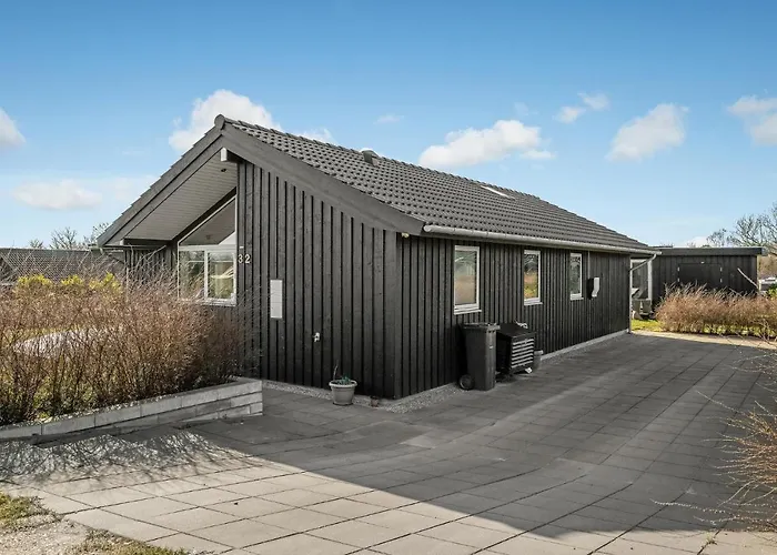 3 Bedroom In Haarby *